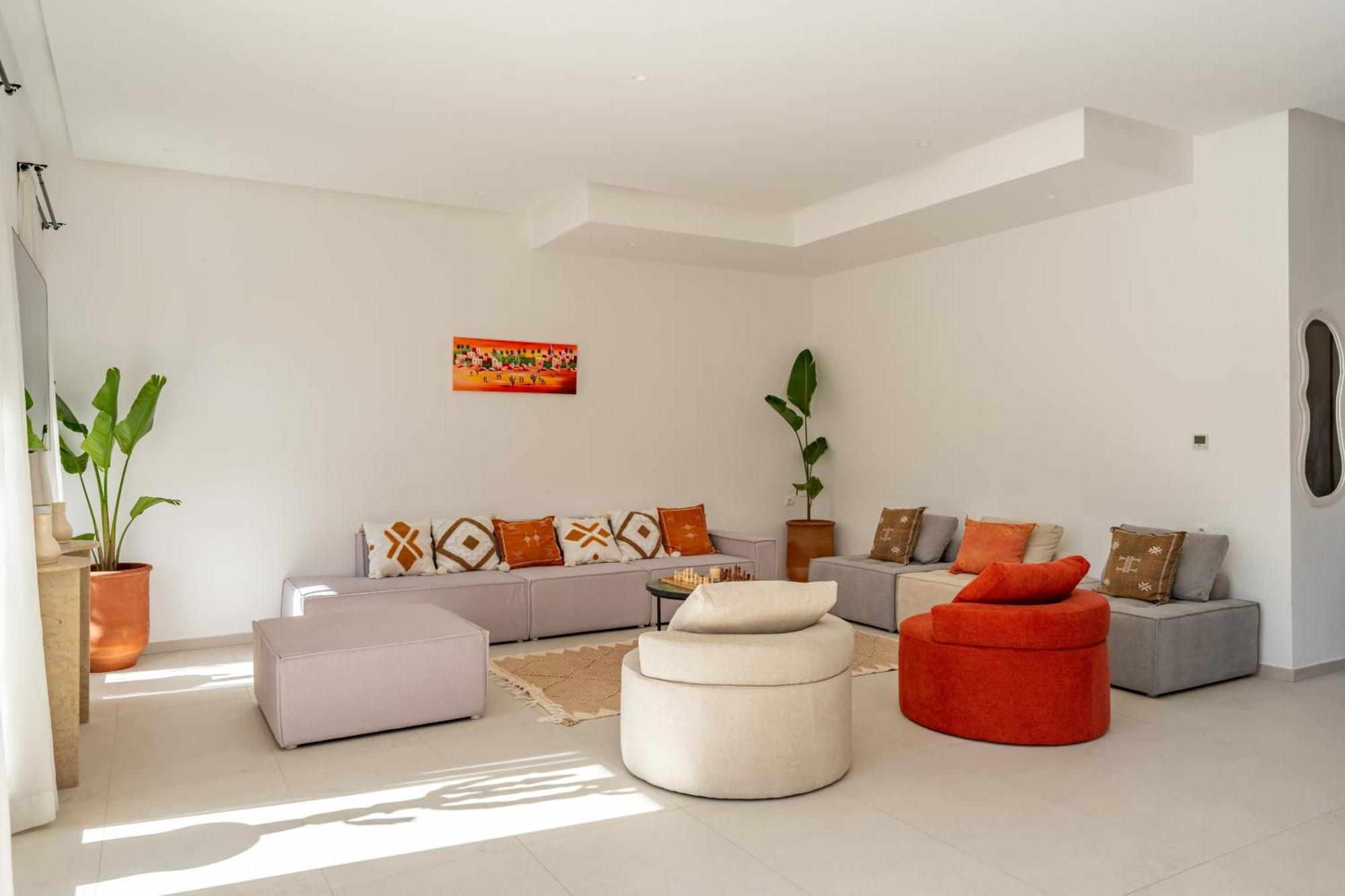 Dar Yas, A 20min Du Centre Avec Piscine Chauffee, Cuisiniere, Chauffeur, Air Hockey, Ping-pong & Jeux De Societe *