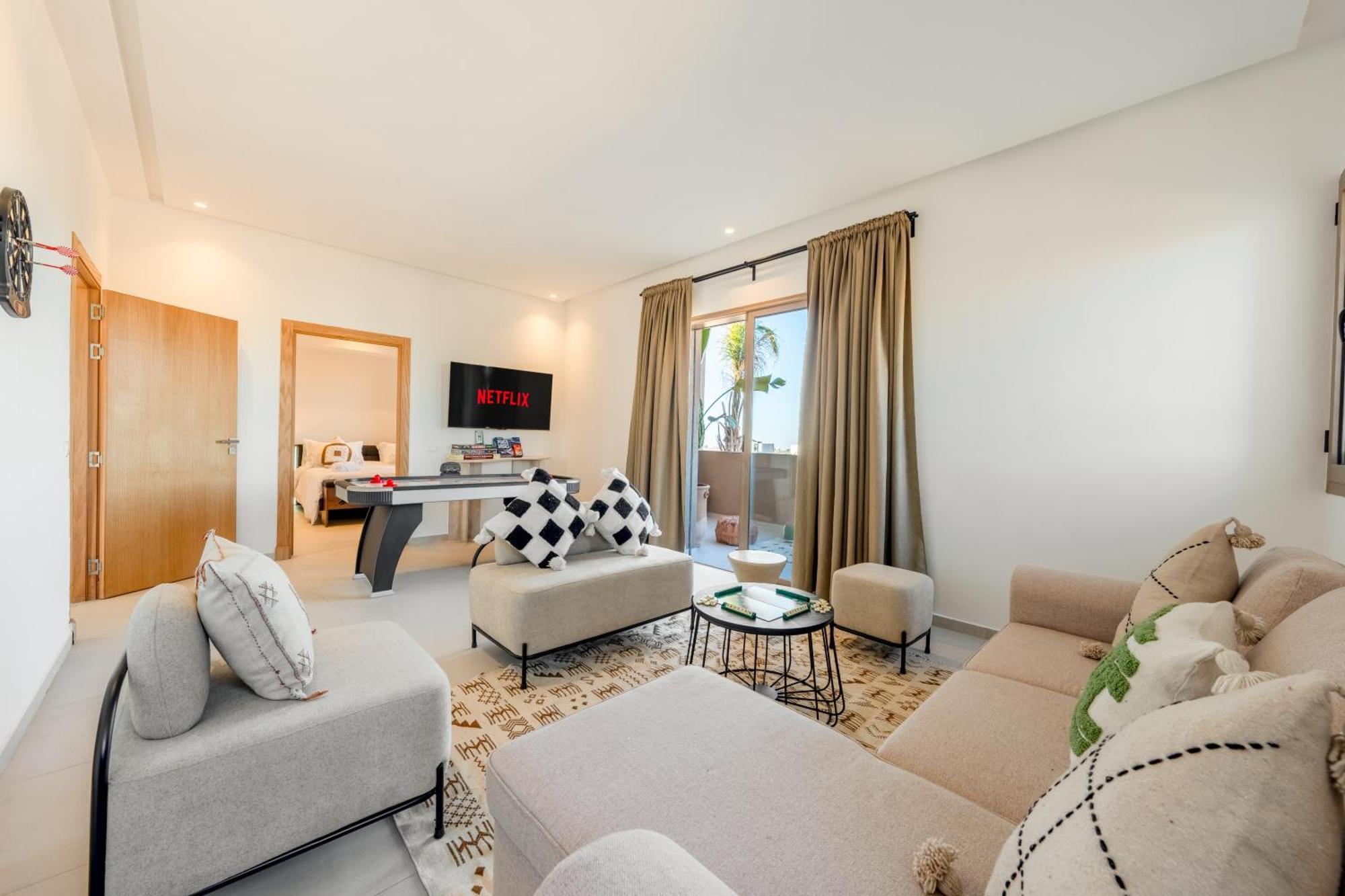 Dar Yas, A 20min Du Centre Avec Piscine Chauffee, Cuisiniere, Chauffeur, Air Hockey, Ping-pong & Jeux De Societe * 马拉喀什