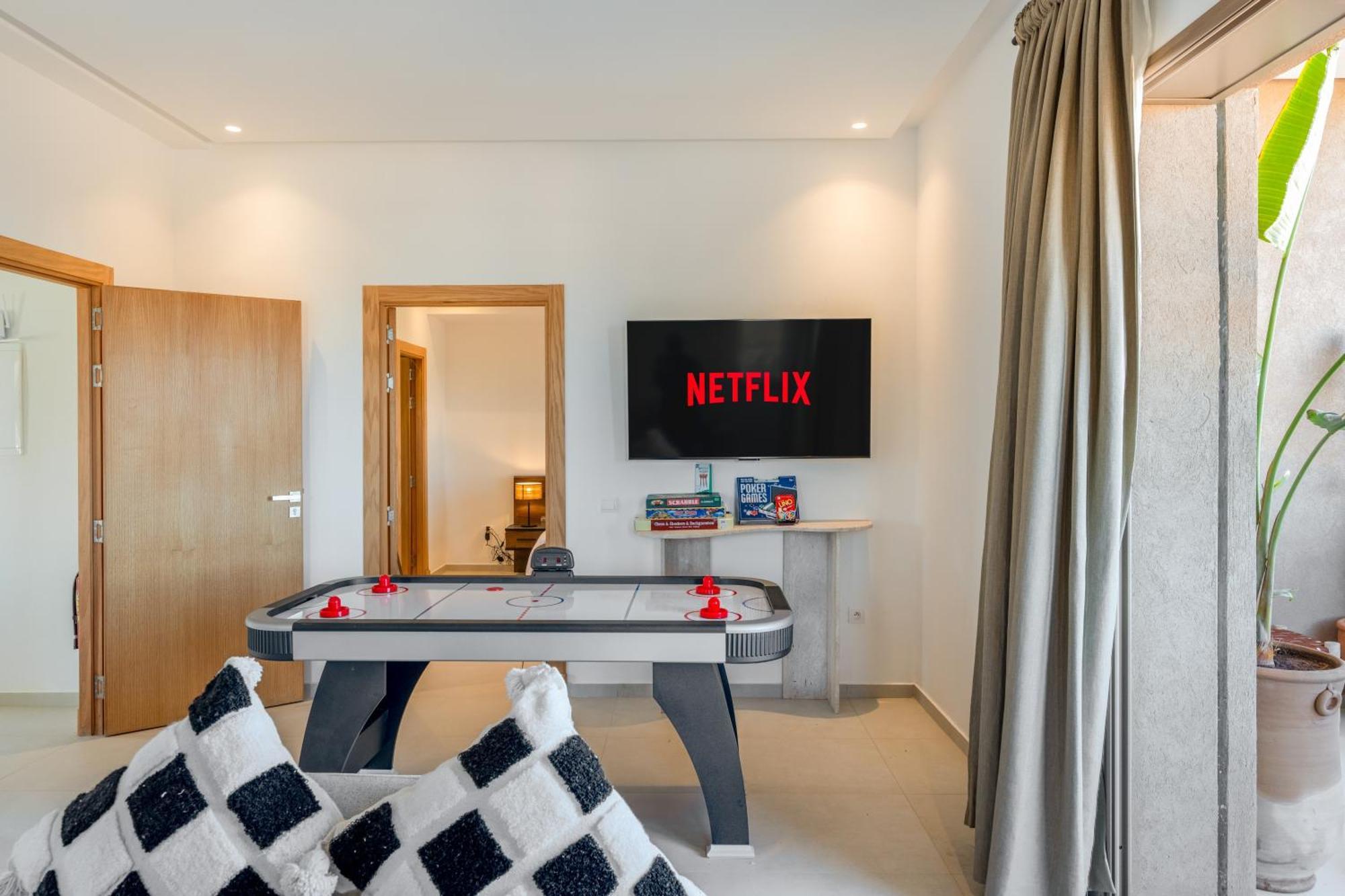 Dar Yas, A 20min Du Centre Avec Piscine Chauffee, Cuisiniere, Chauffeur, Air Hockey, Ping-pong & Jeux De Societe 别墅