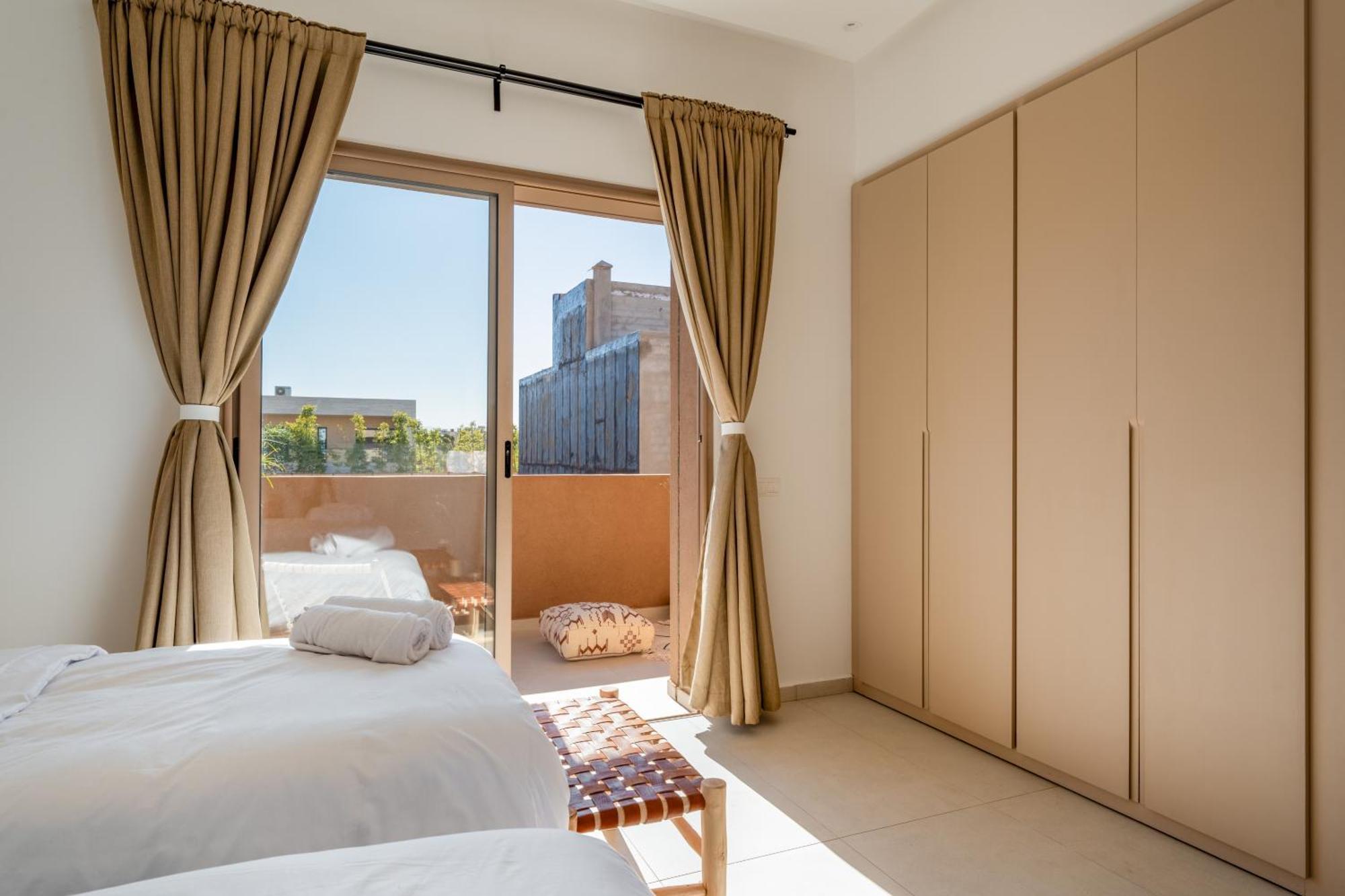 Dar Yas, A 20min Du Centre Avec Piscine Chauffee, Cuisiniere, Chauffeur, Air Hockey, Ping-pong & Jeux De Societe 别墅