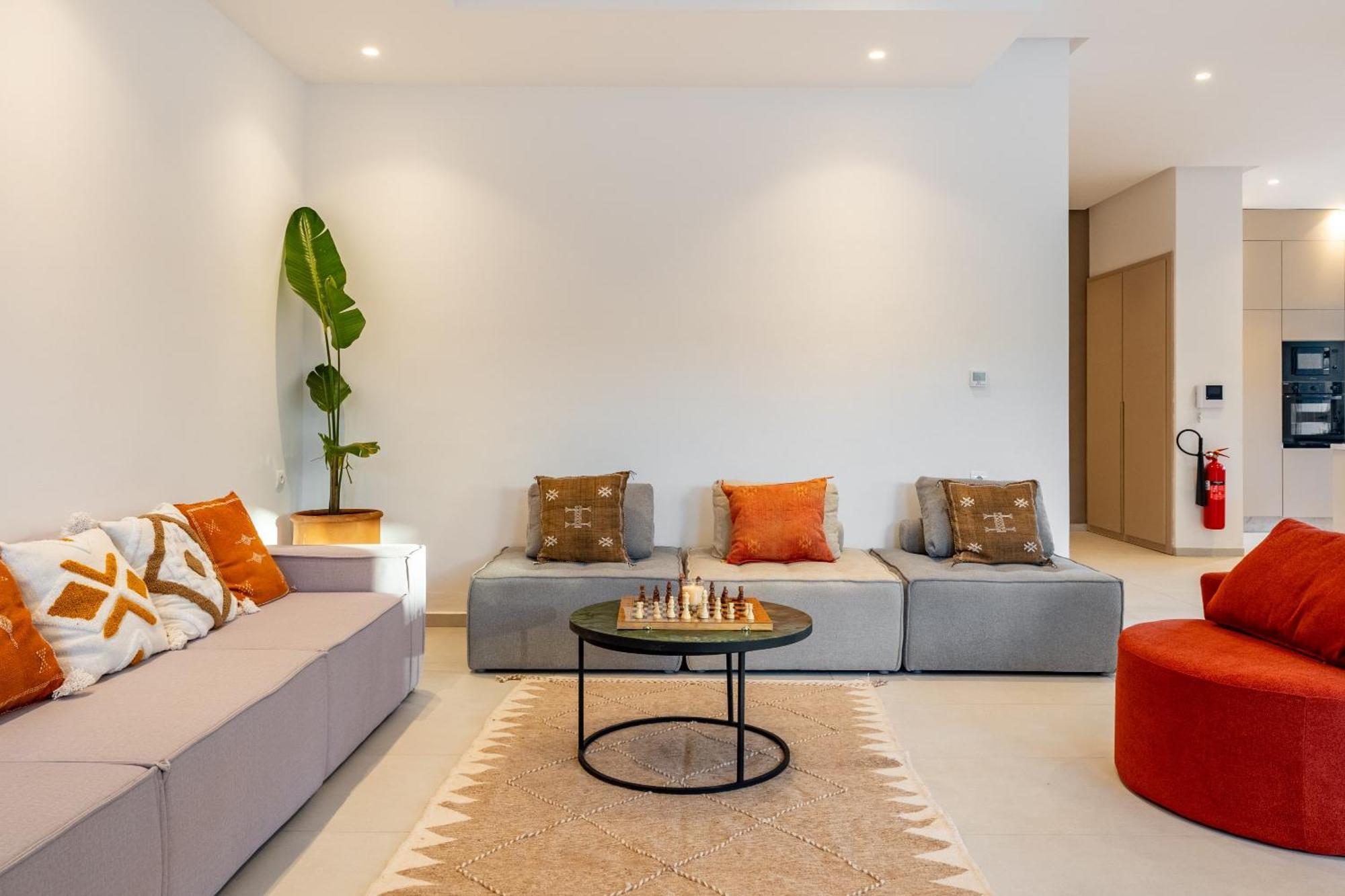 Dar Yas, A 20min Du Centre Avec Piscine Chauffee, Cuisiniere, Chauffeur, Air Hockey, Ping-pong & Jeux De Societe 别墅 马拉喀什